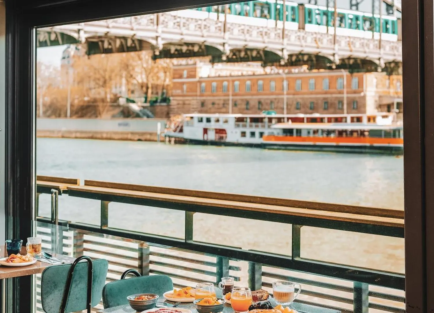 Hotel Off Paris Seine