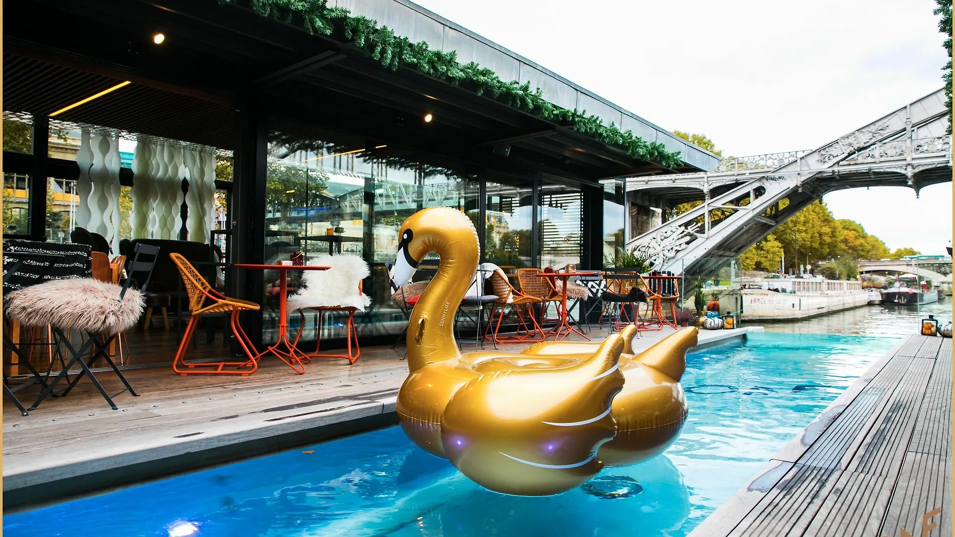 Hotel Off Paris Seine France