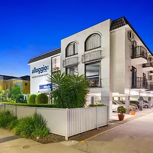 https://airport-hacienda-motel.queenslandhotels.net