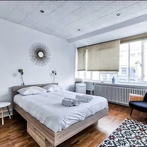 Apartment Nest Near Department Stores - 6p
